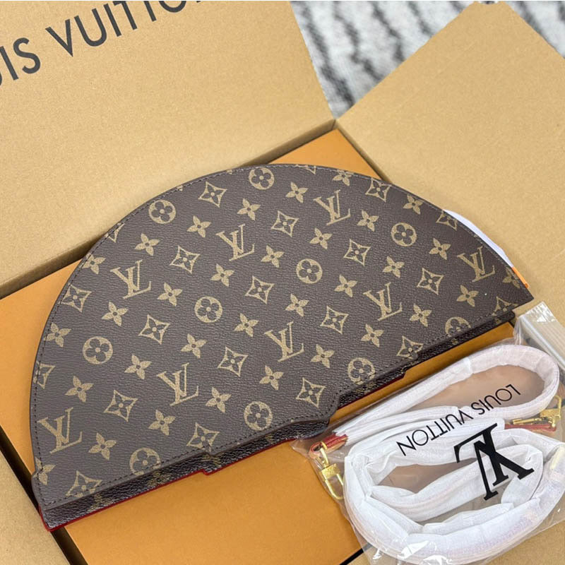 louis vuitton fan bag