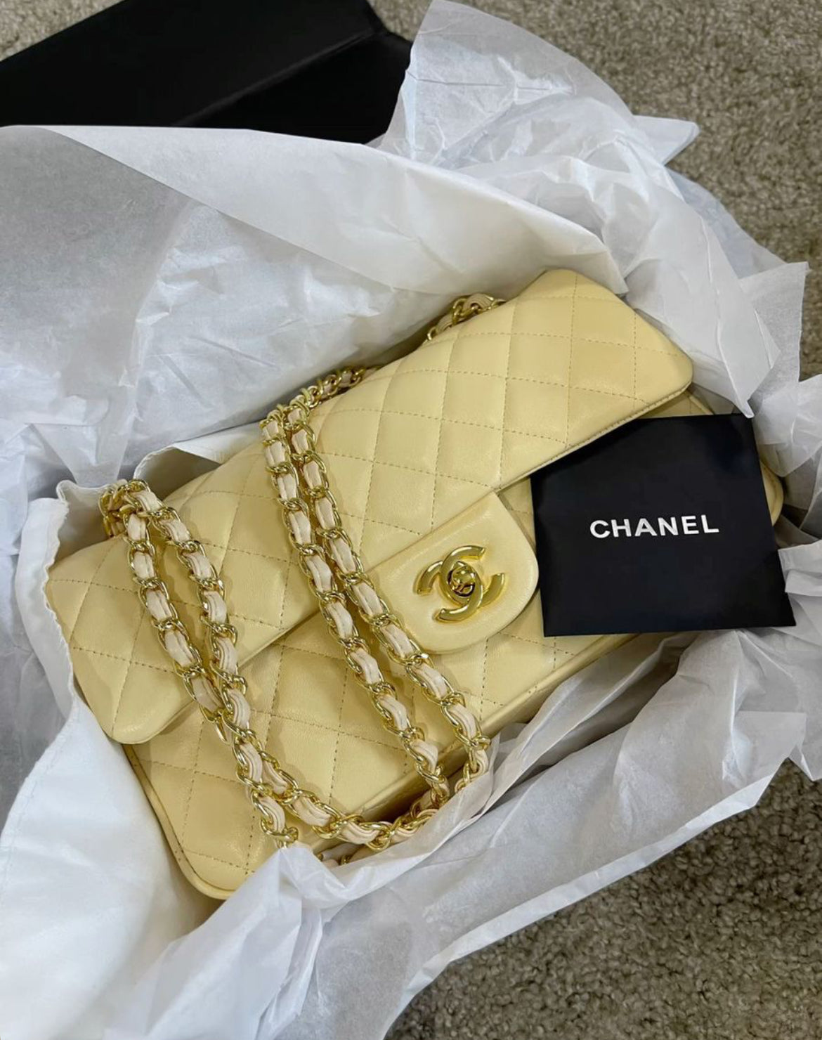 chanel classic bag - gold chain