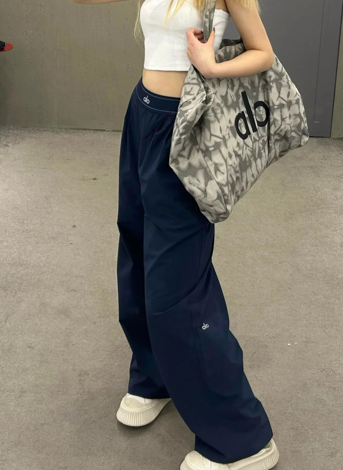 alo straight leg trousers