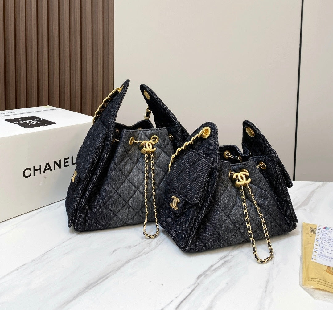 Chanel 25 Bag - Gold Chain